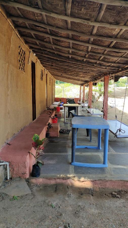 Waterfall Guesthouse Hampi Exterior foto